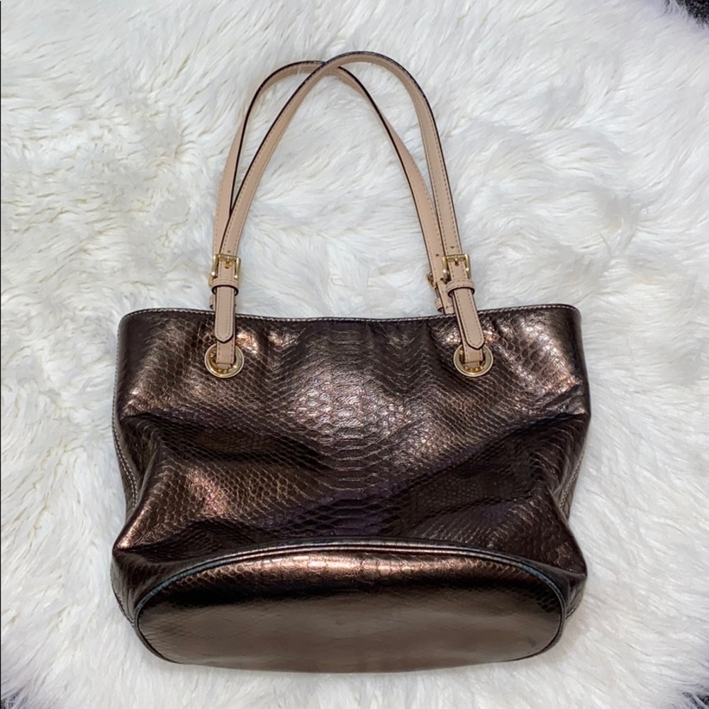 💥FLASHSALE💥 Michael Kors embossed metallic bag